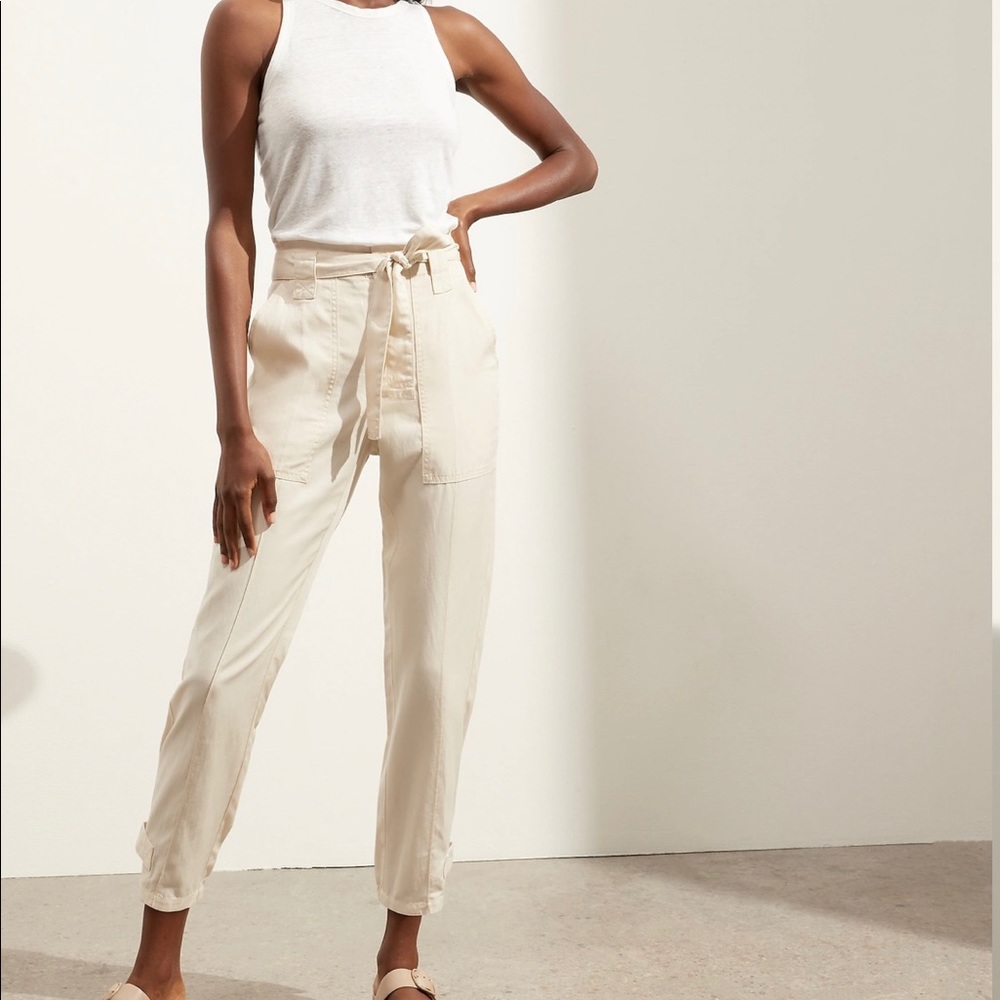 Banana Republic Linen Excursion Pant 10P cream